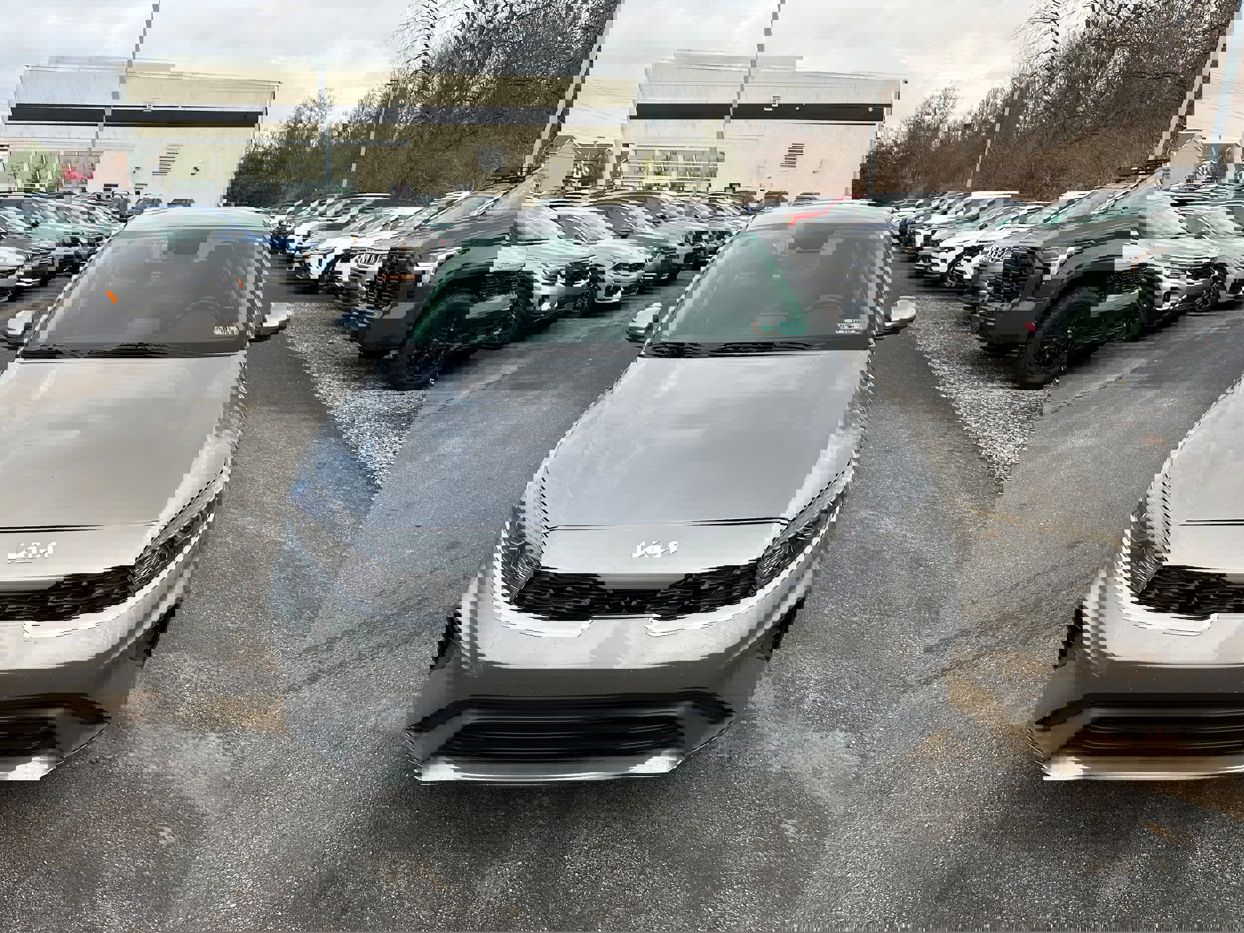 Used 2023 Kia Forte LXS image 2