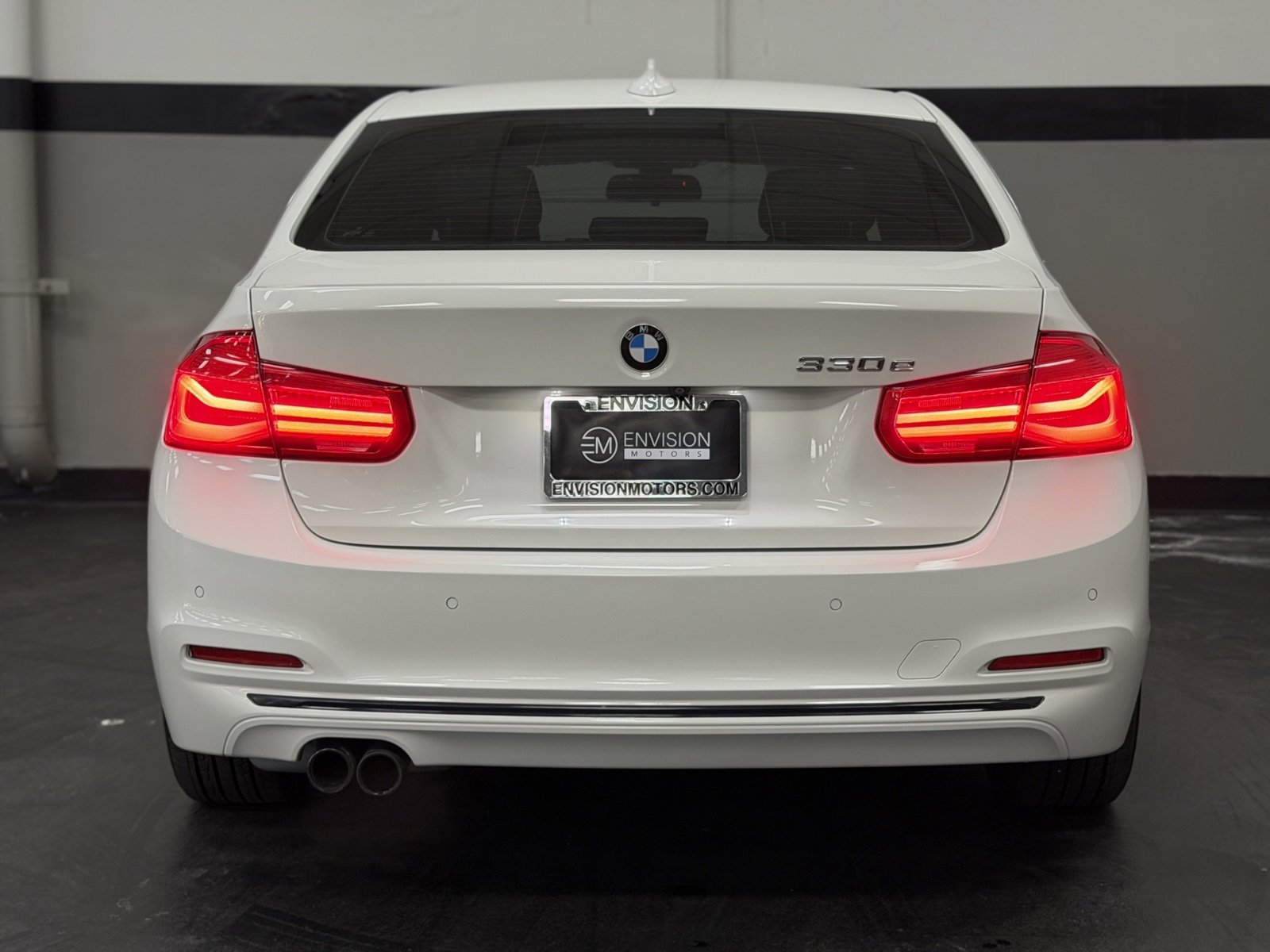 Used 2018 BMW 330e image 11