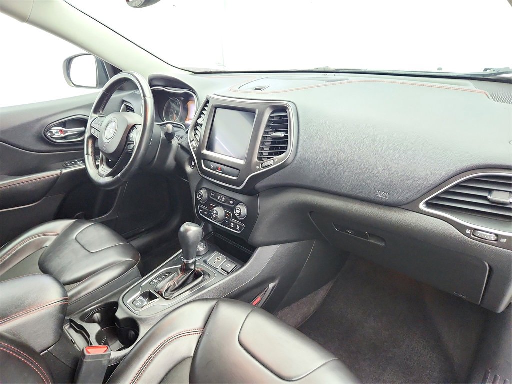 Used 2019 Jeep Cherokee Trailhawk w/ Comfort & Convenience Group image 23