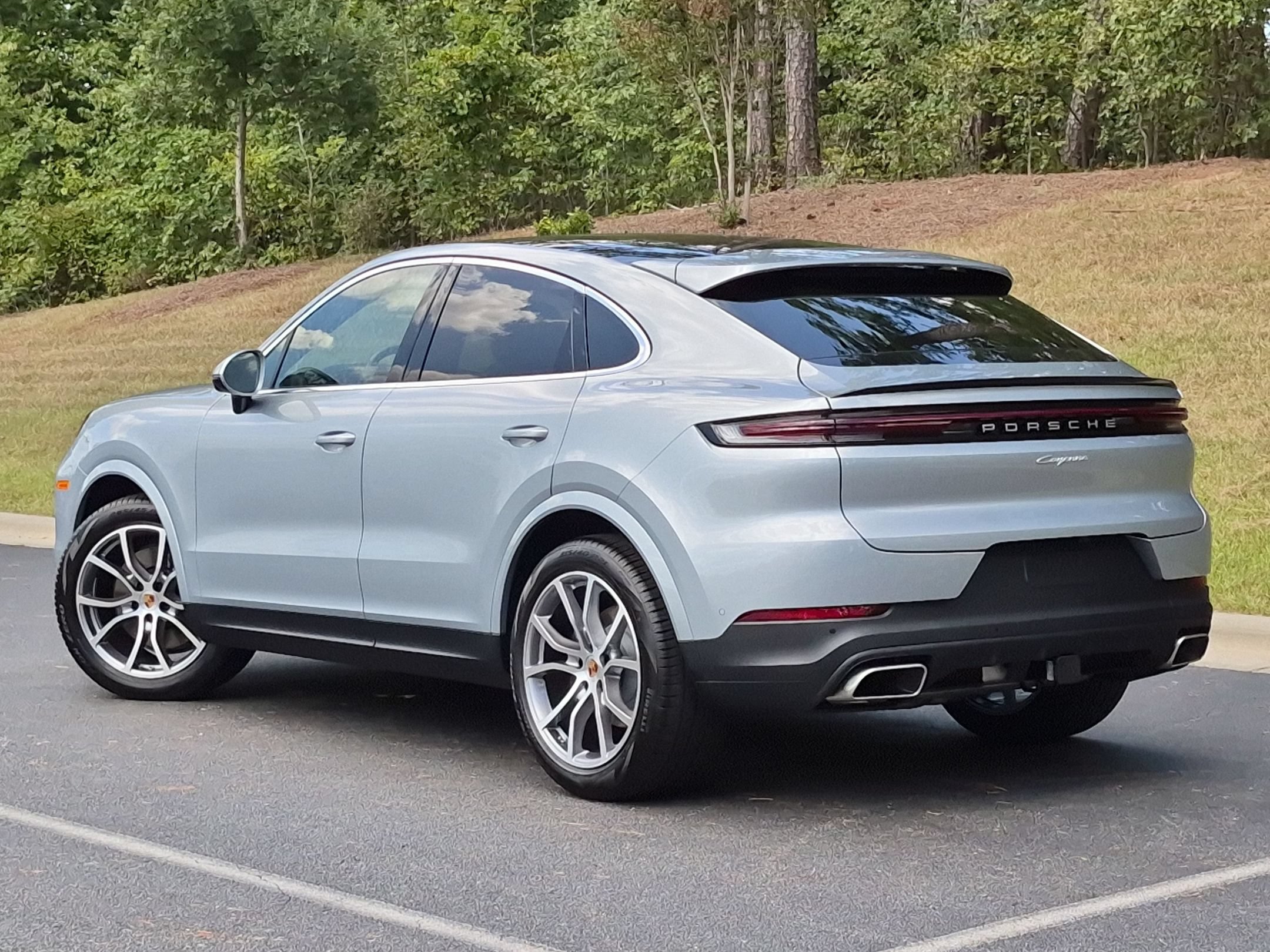 New 2026 Porsche Cayenne Coupe AWD/4WD image 3