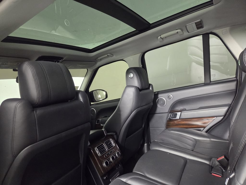 Used 2015 Land Rover Range Rover Supercharged AWD/4WD image 24