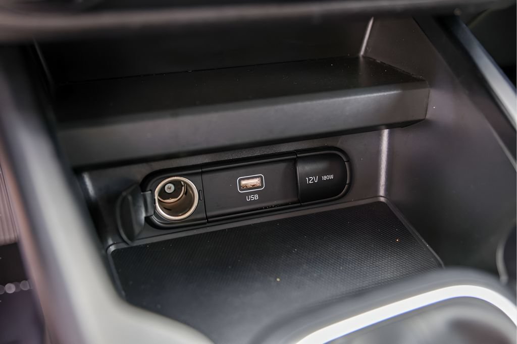 Used 2023 Kia Soul LX w/ LX Technology Package FWD image 22