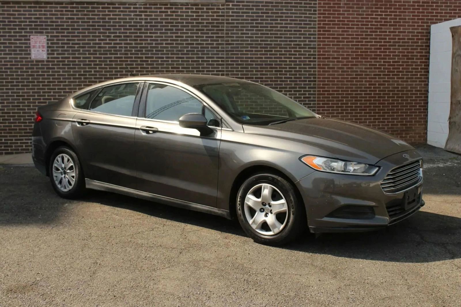 Used 2014 Ford Fusion S FWD image 1
