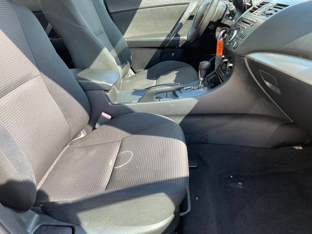 Used 2013 MAZDA MAZDA3 i Sport FWD image 25