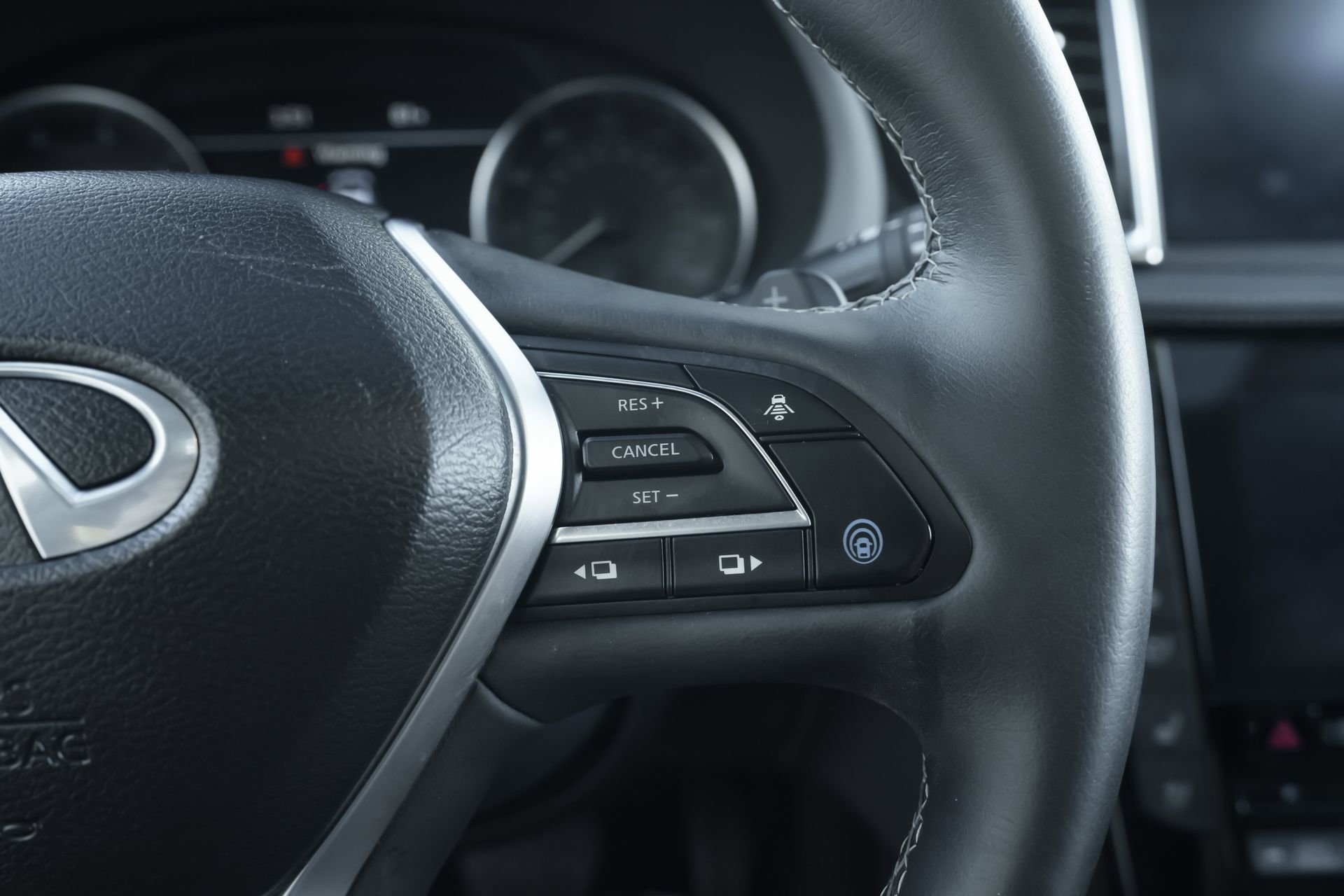 Certified 2023 INFINITI QX55 Essential image 17