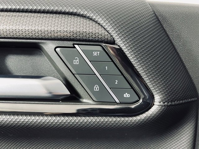 Used 2023 Chevrolet Silverado 1500 ZR2 w/ Technology Package image 23