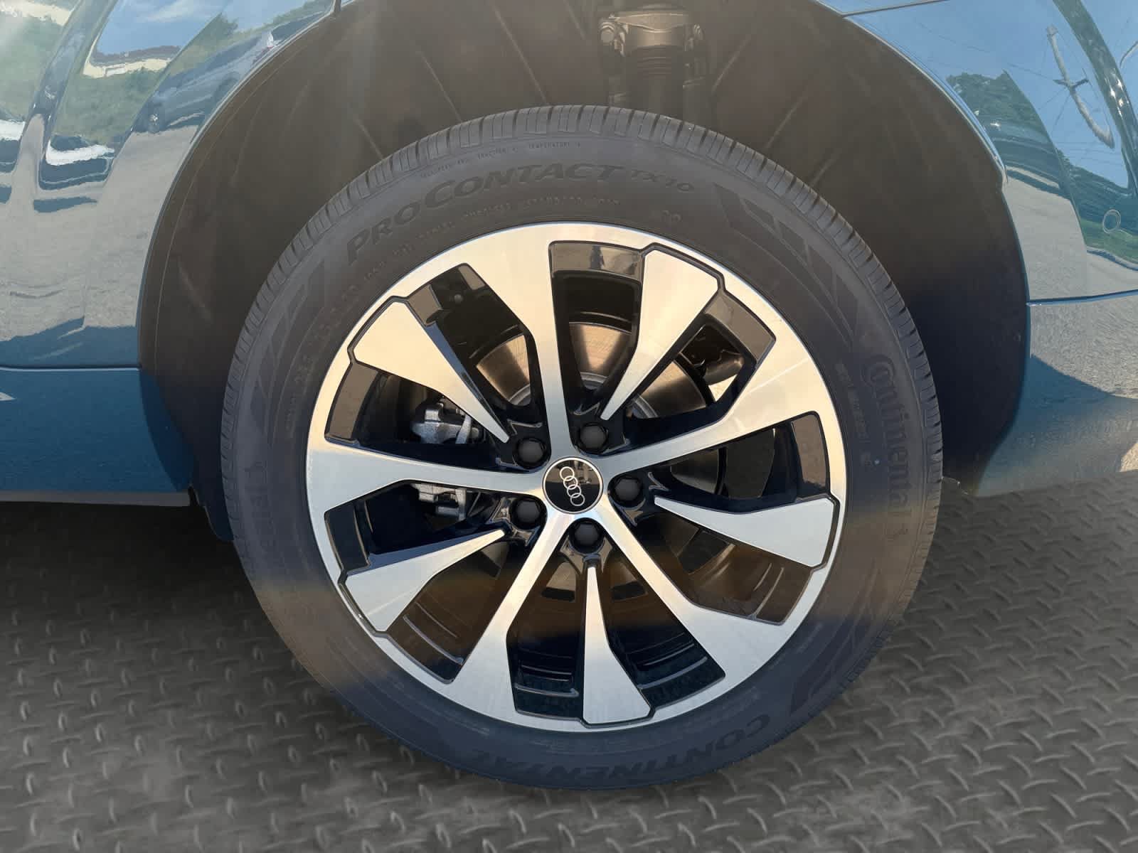New 2026 Audi Q3 quattro 2.0T AWD/4WD image 9