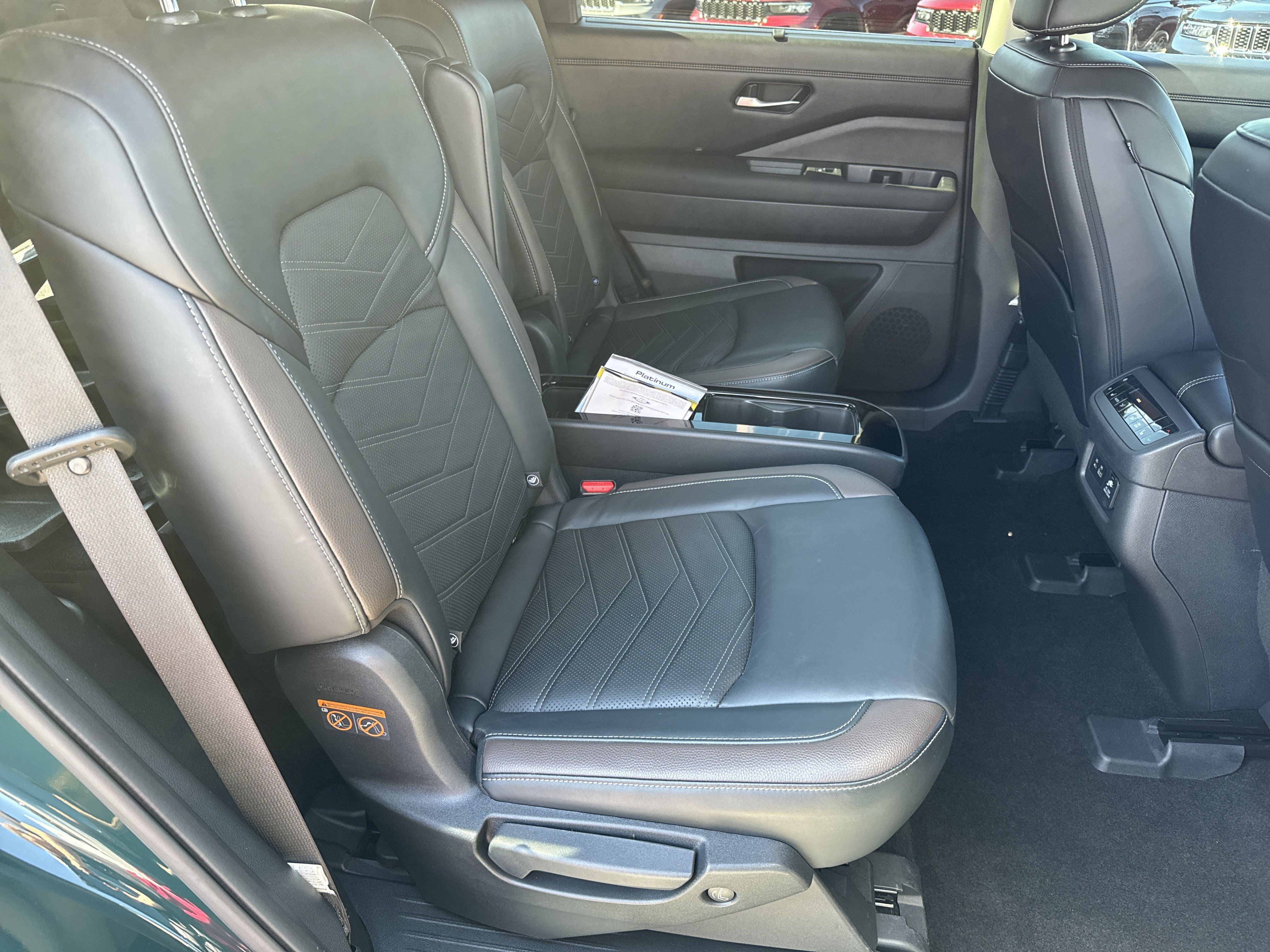 Used 2023 Nissan Pathfinder Platinum image 21