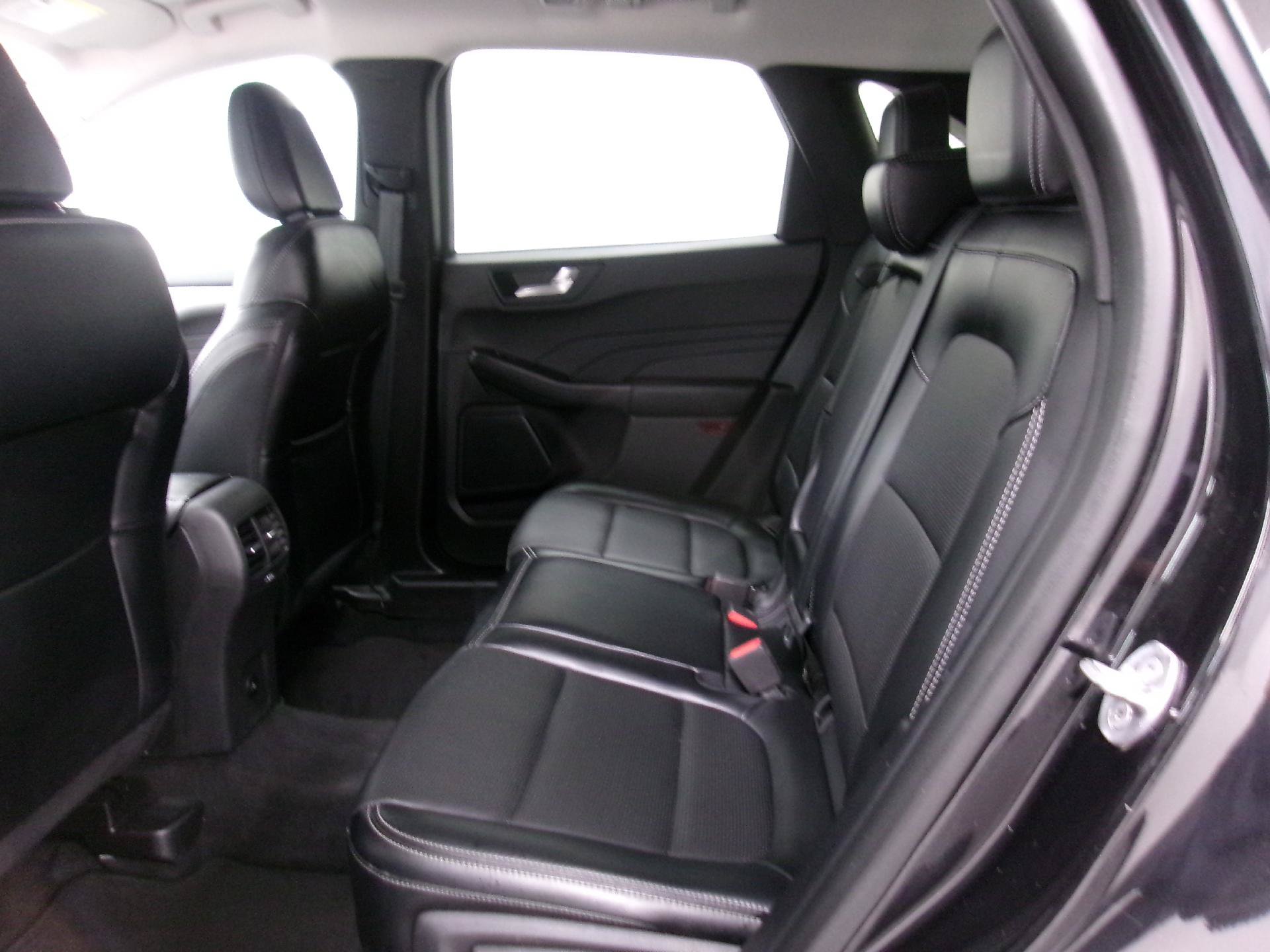Used 2024 Ford Escape Platinum AWD/4WD image 9