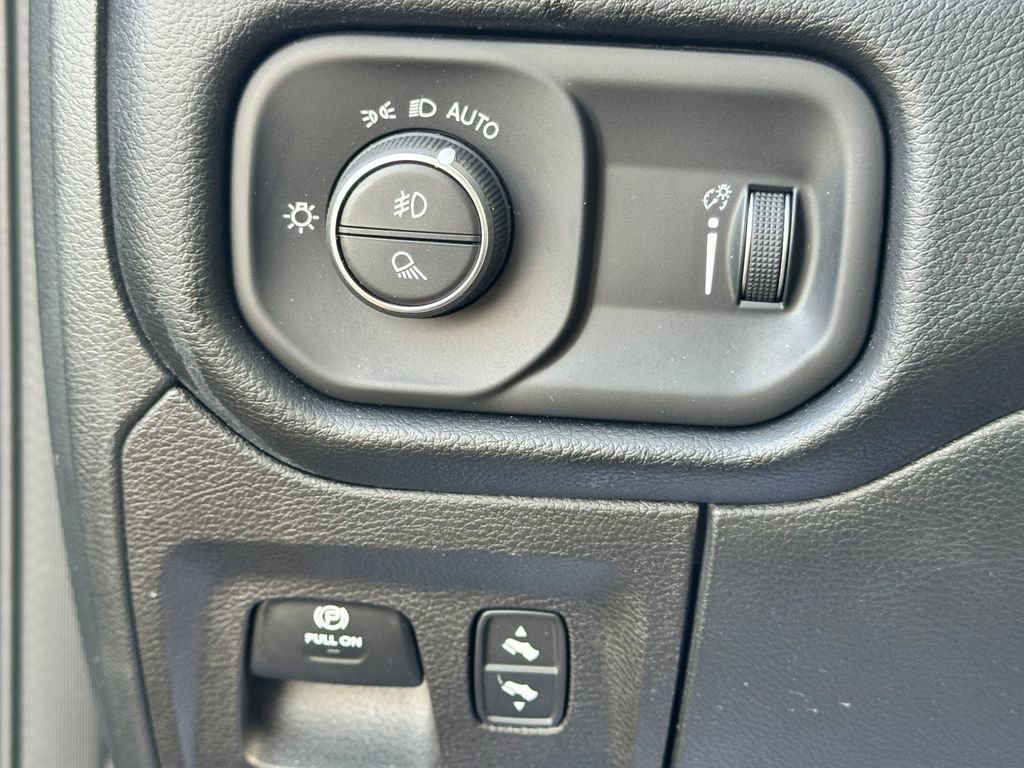 Used 2022 RAM 1500 Big Horn AWD/4WD image 30
