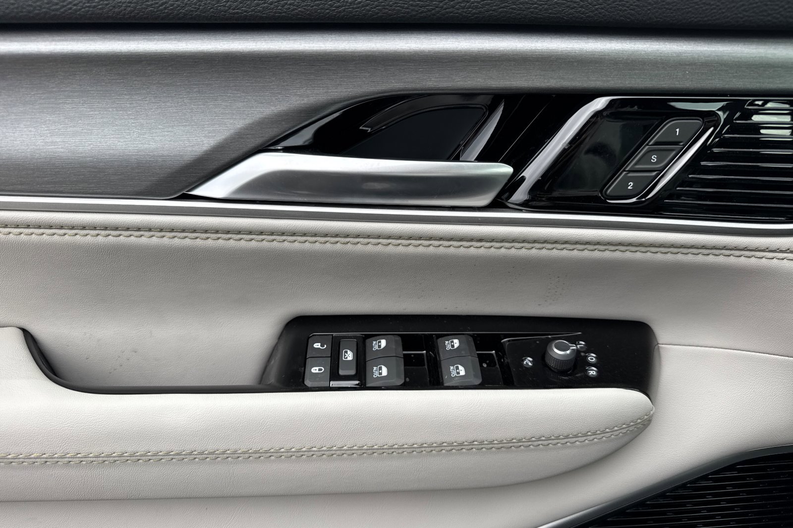 New 2026 Jeep Grand Wagoneer Limited AWD/4WD image 10