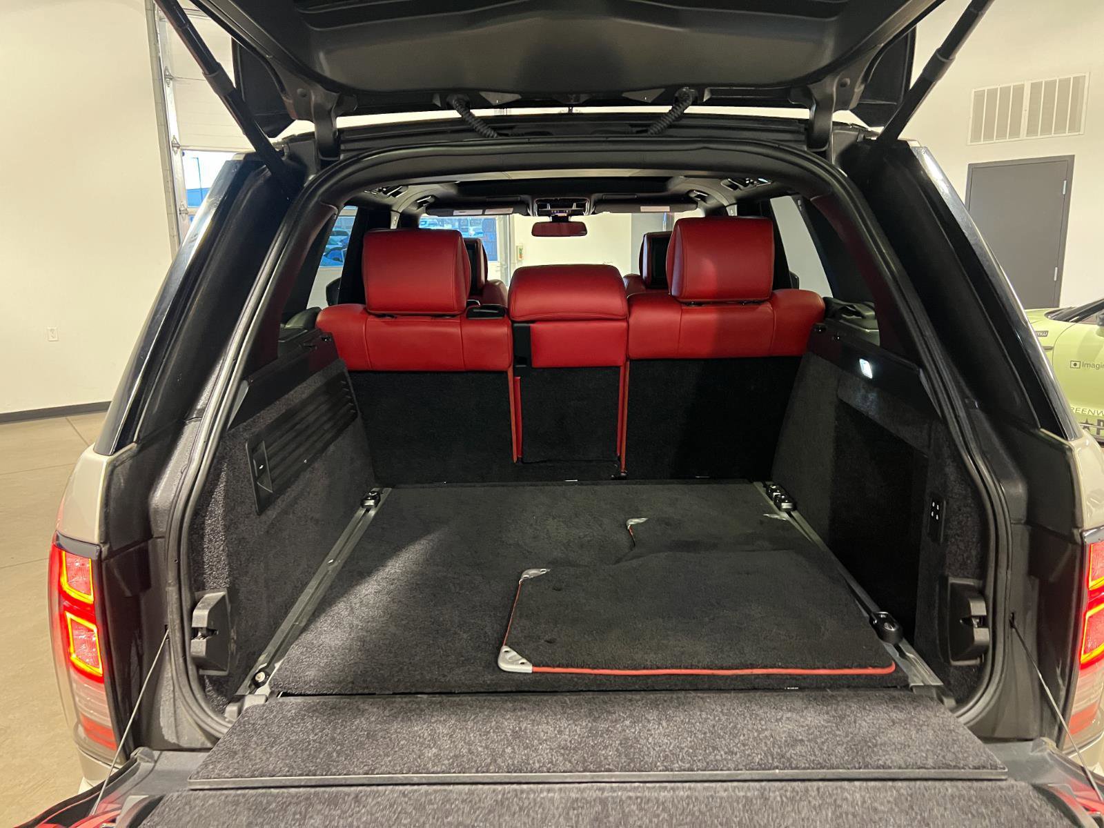 Used 2015 Land Rover Range Rover Autobiography image 37