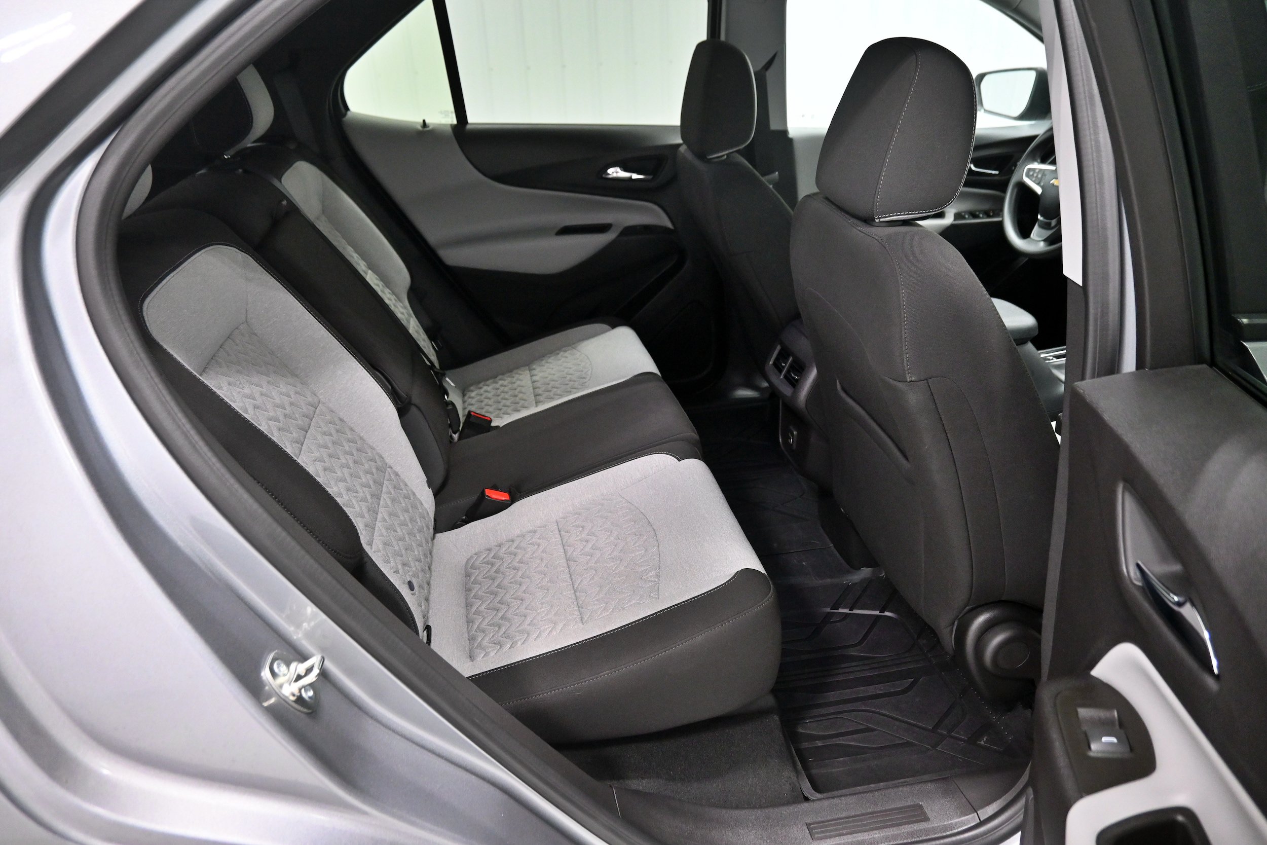 Used 2024 Chevrolet Equinox LS w/ LS Convenience Package FWD image 28