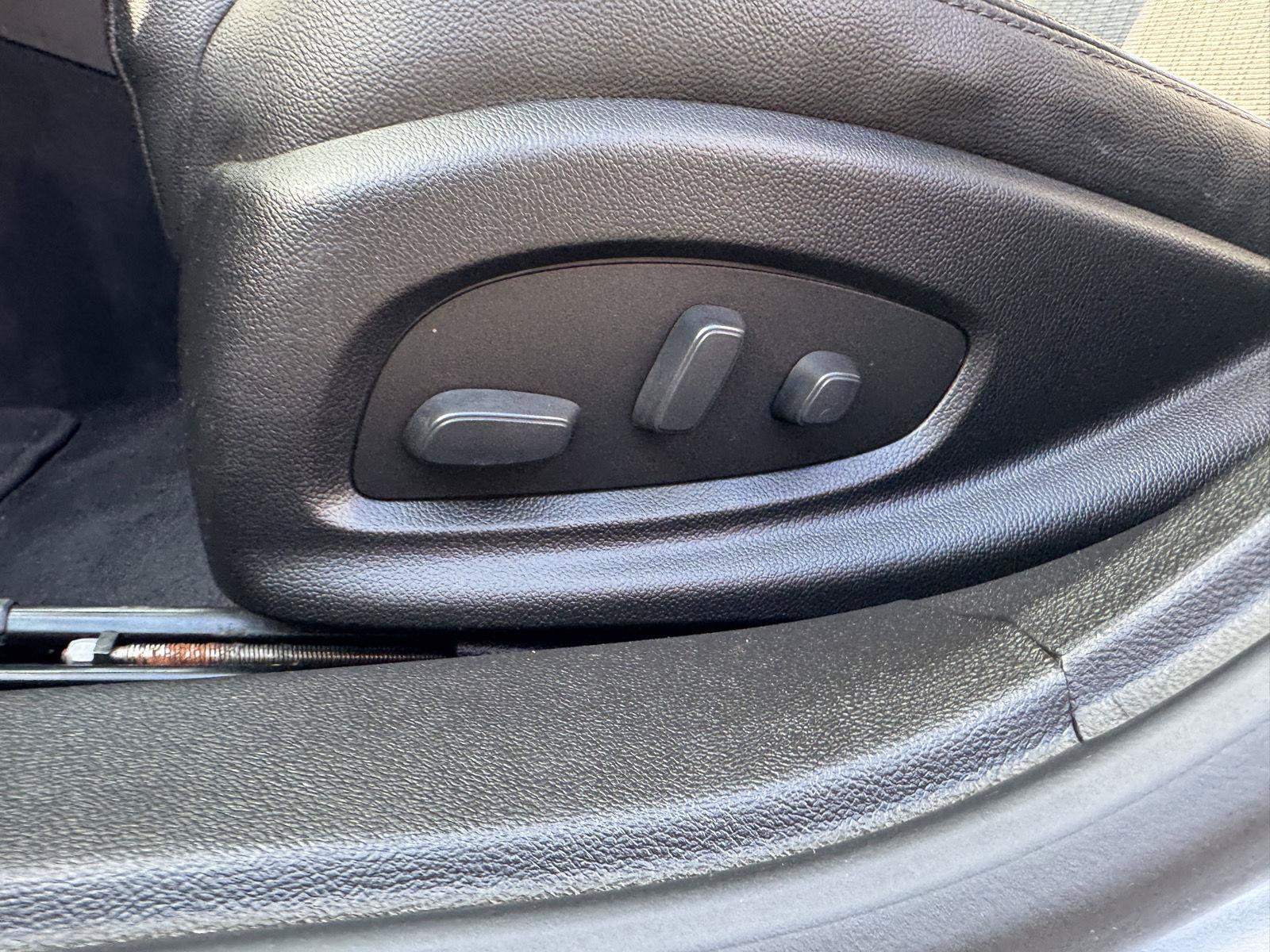 Used 2019 Chevrolet Impala LT FWD image 14