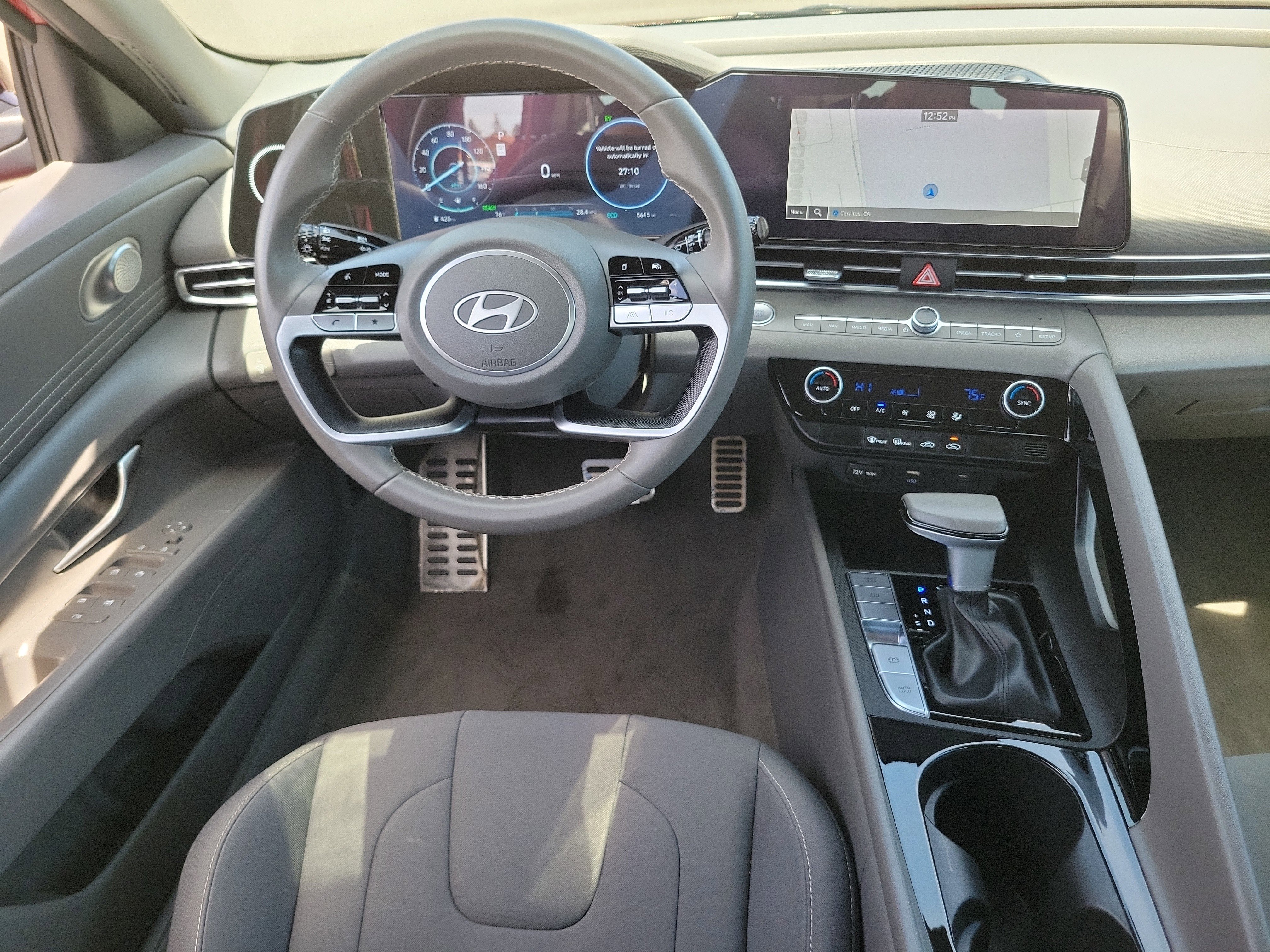 Certified 2025 Hyundai Elantra SEL image 9