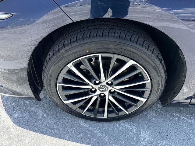 Certified 2024 Lexus ES 350 w/ Premium Package FWD image 10