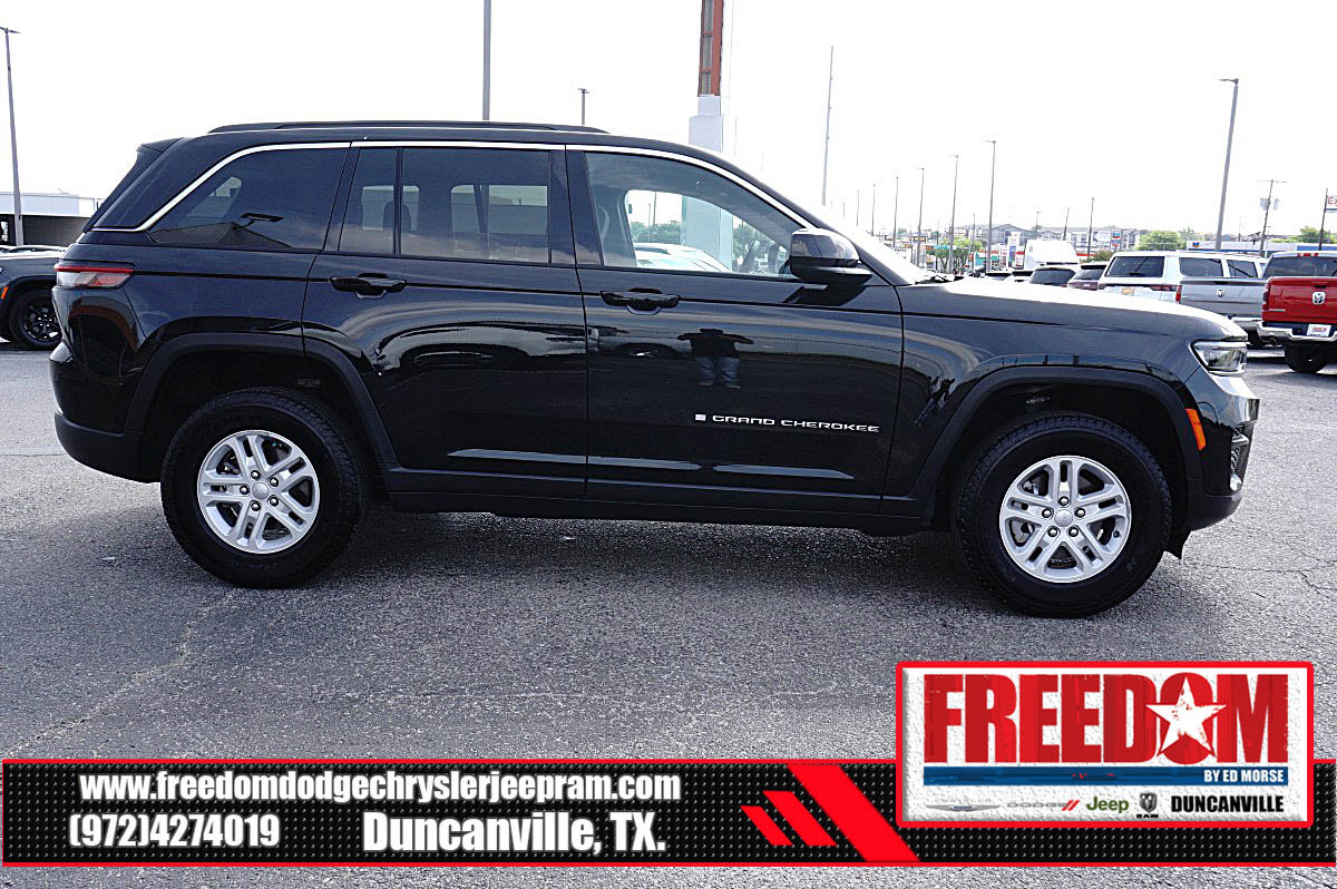 Certified 2025 Jeep Grand Cherokee Laredo image 6