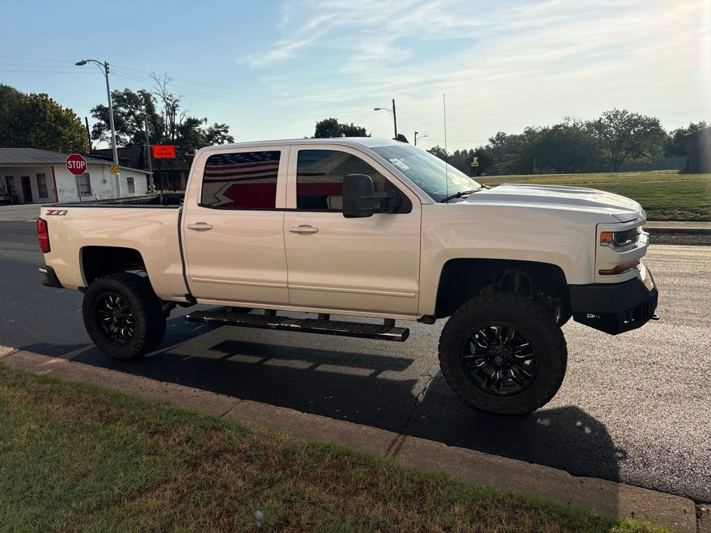 Used 2018 Chevrolet Silverado 1500 LT w/ All Star Edition AWD/4WD image 7