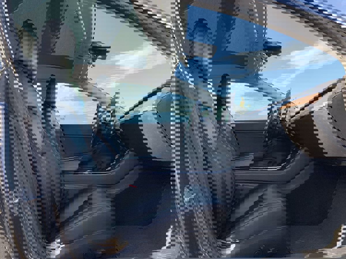 Used 2018 Tesla Model 3 Mid Range image 26