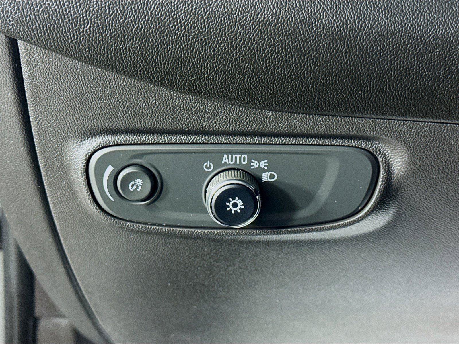 Used 2024 Chevrolet Equinox LT AWD/4WD image 10