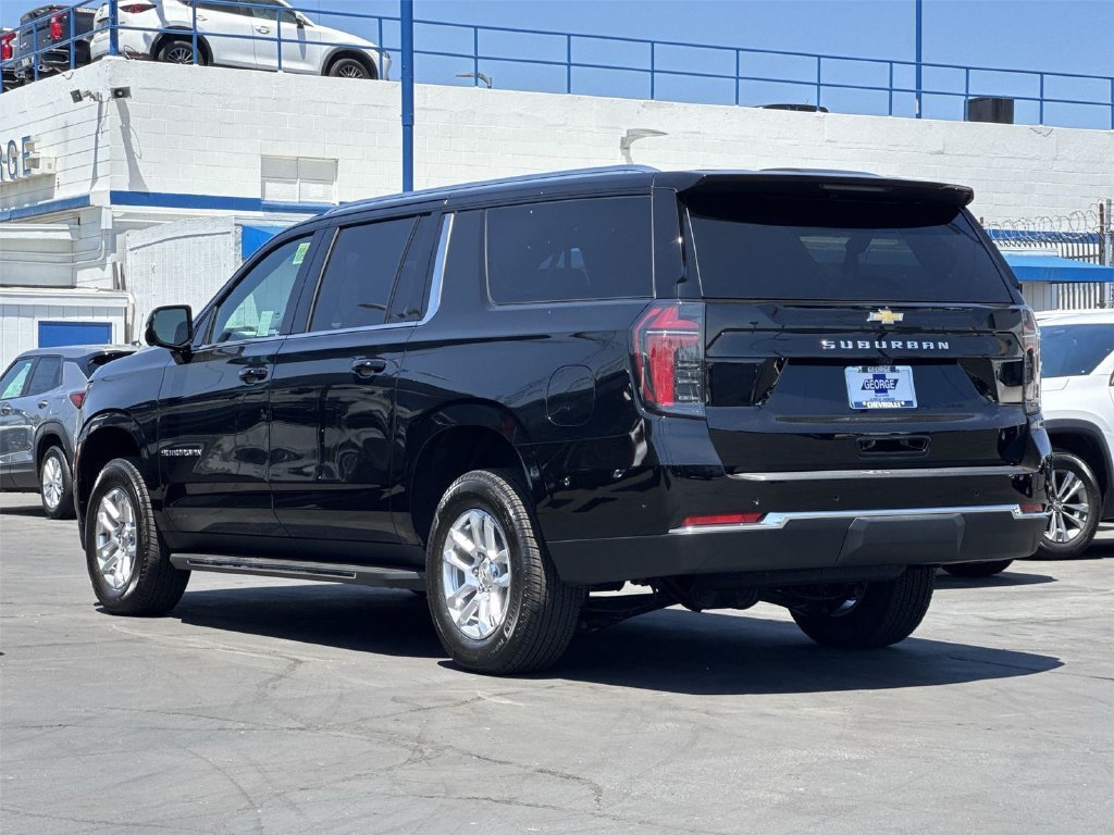 New 2026 Chevrolet Suburban LS RWD image 7