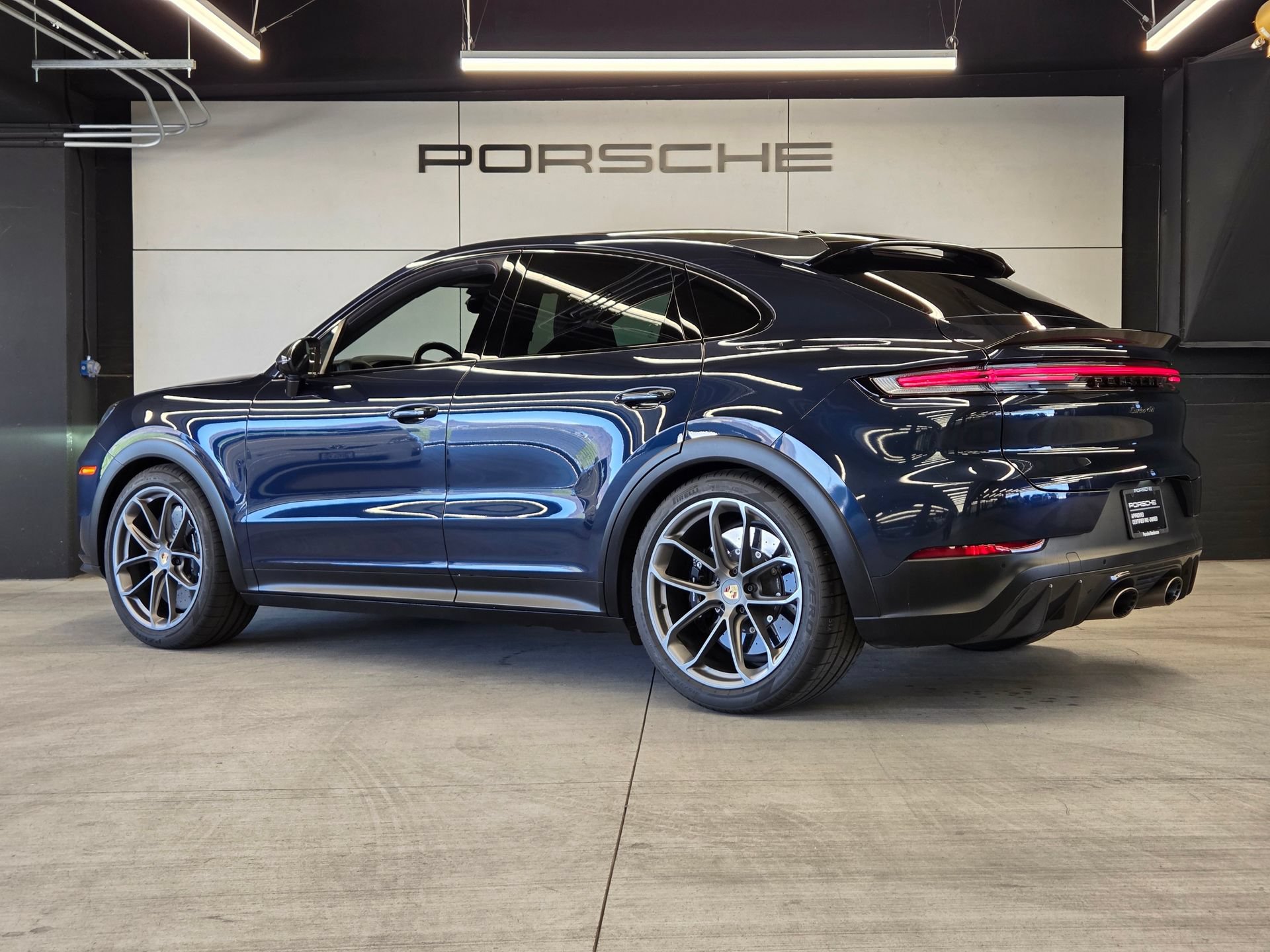 Certified 2024 Porsche Cayenne Turbo GT AWD/4WD image 3