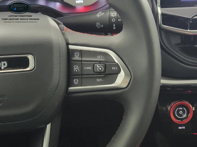 Used 2025 Jeep Compass Trailhawk AWD/4WD image 28