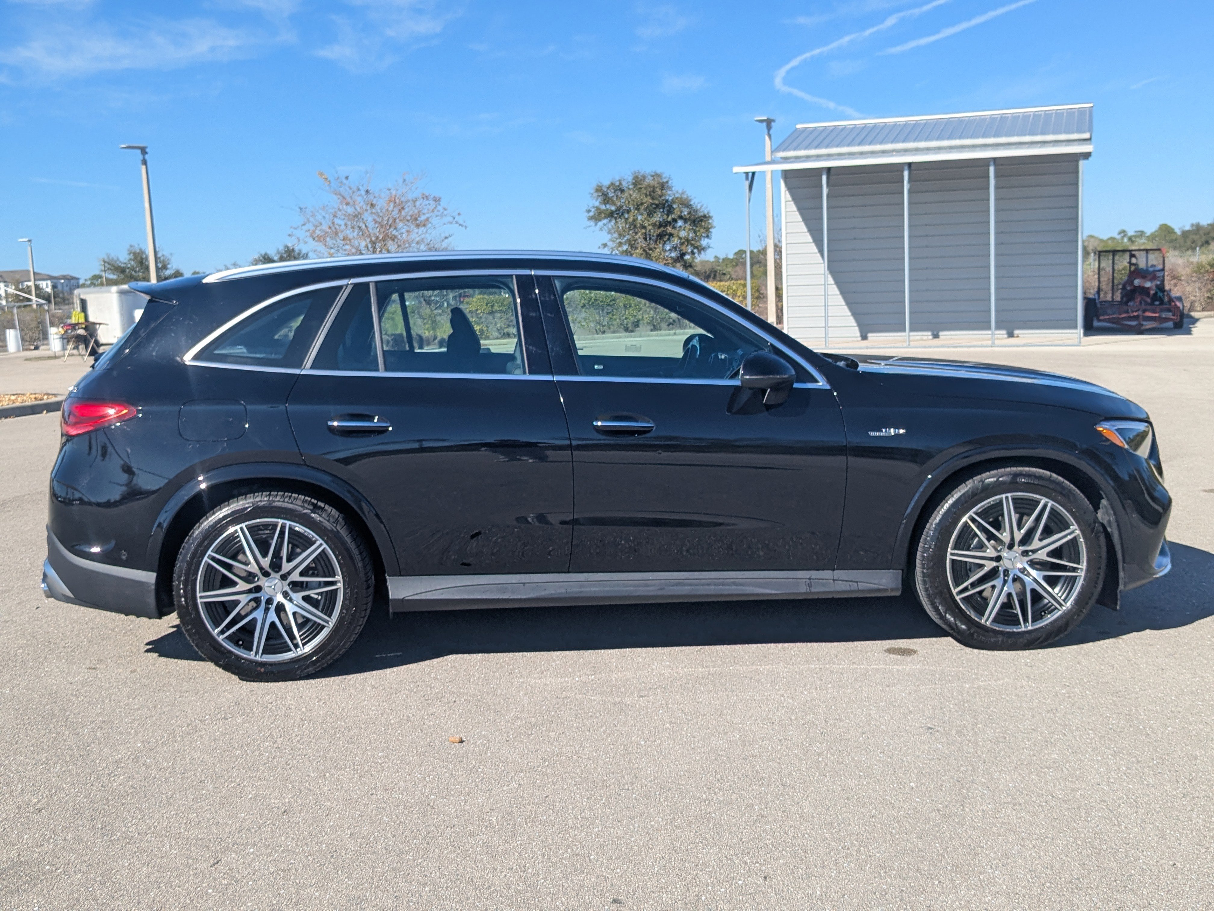 Used 2025 Mercedes-Benz GLC 43 AMG 4MATIC image 4