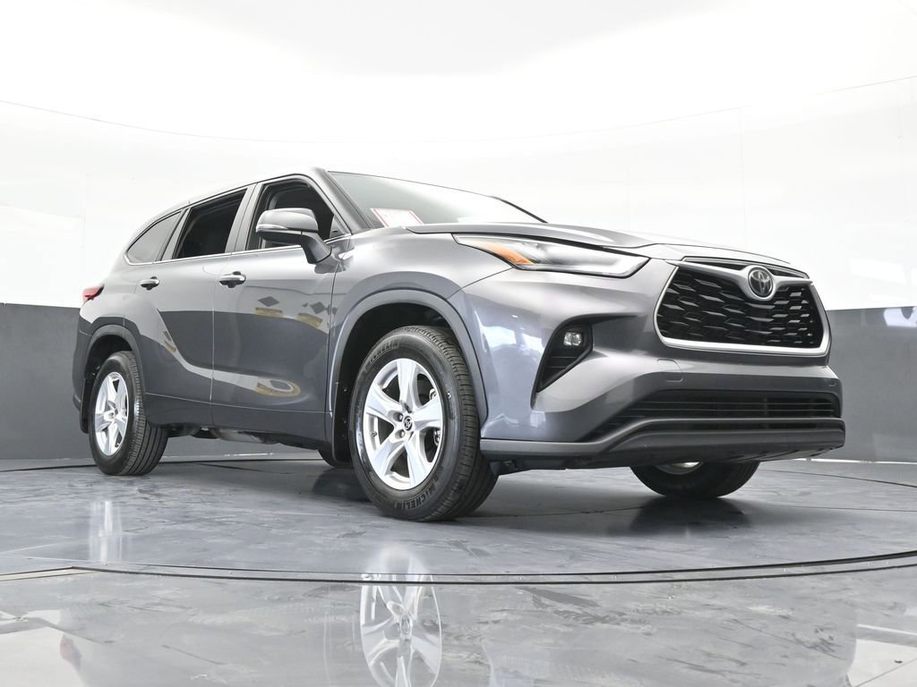 Used 2023 Toyota Highlander LE image 66