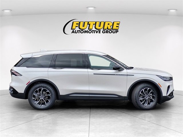 New 2026 Lincoln Nautilus Premier image 8