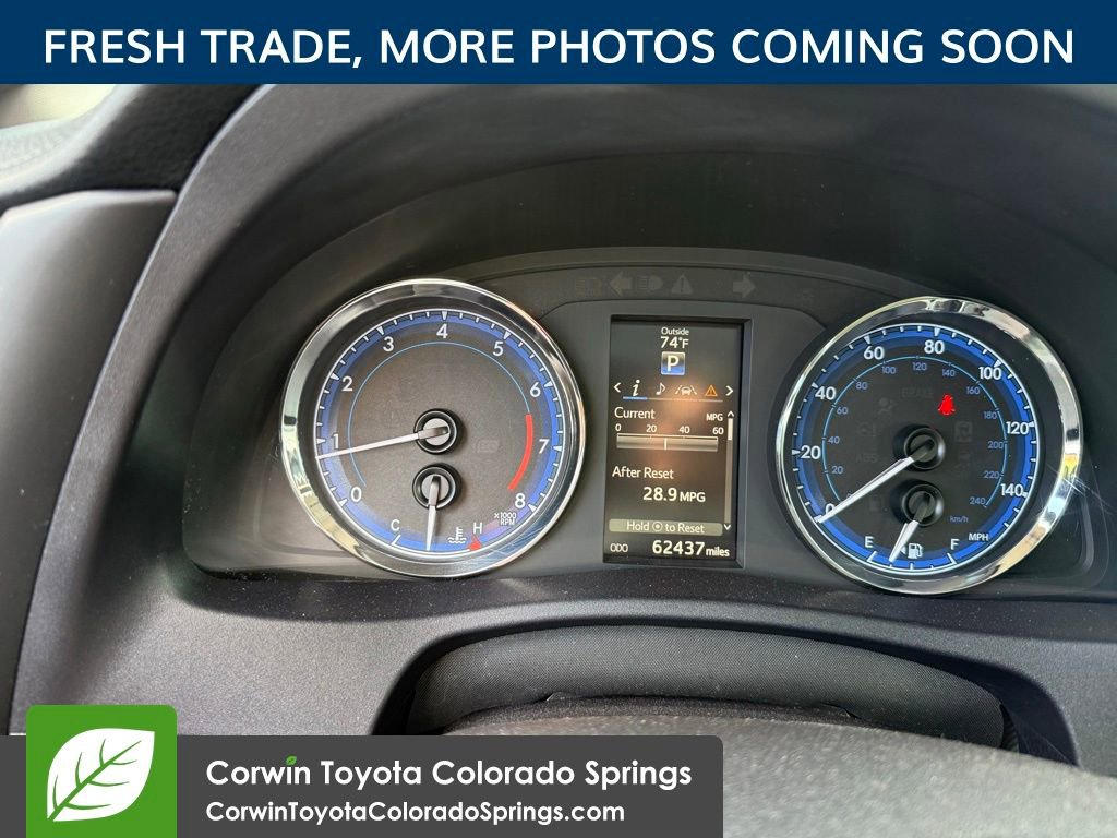 Used 2018 Toyota Corolla SE w/ SE Premium Package FWD image 14