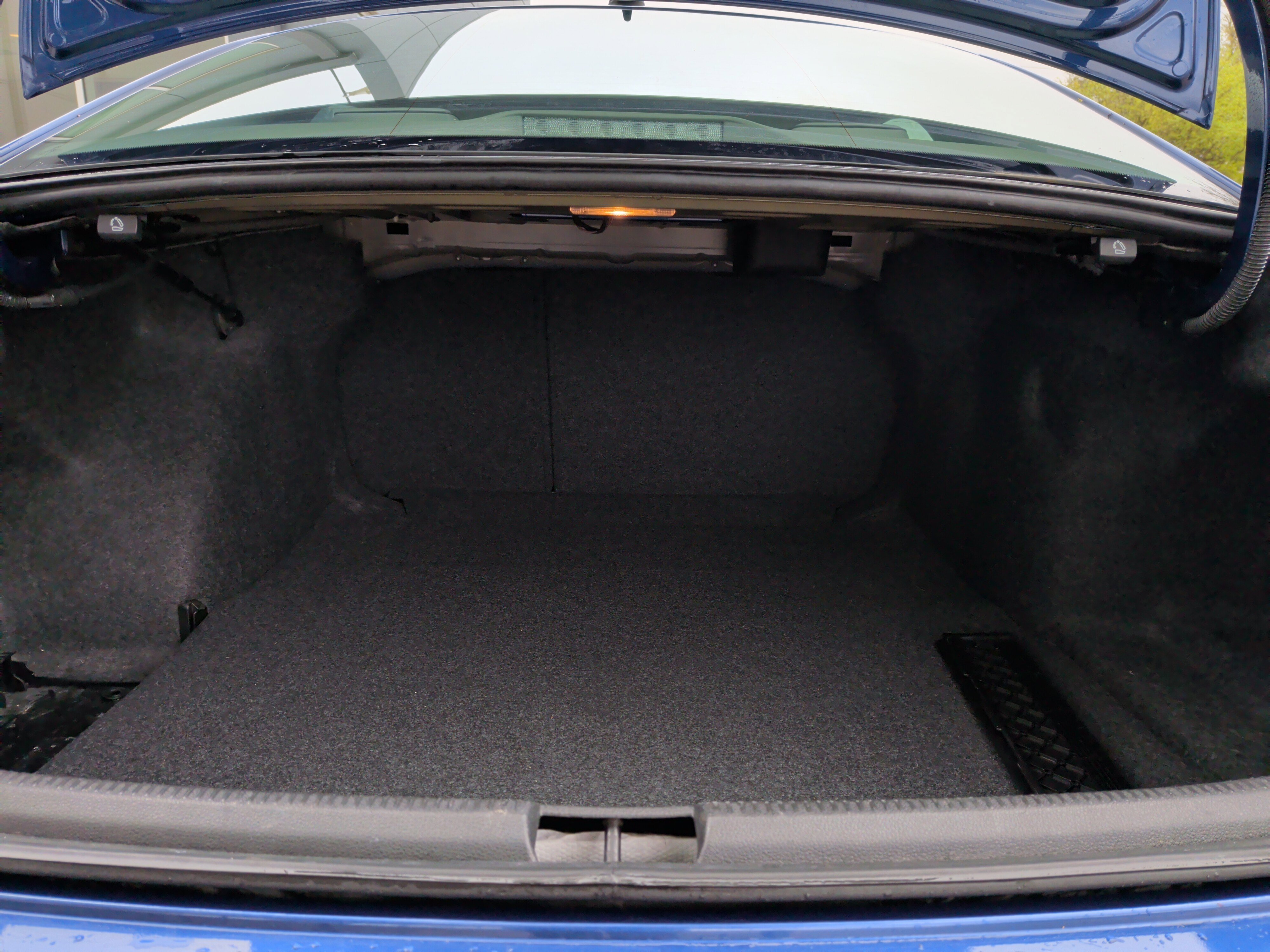 Used 2017 Volkswagen Passat 1.8T R-Line w/ R-Line Lighting Package image 32