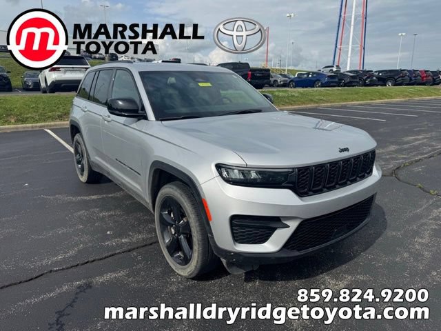 Used 2024 Jeep Grand Cherokee Altitude AWD/4WD image 1