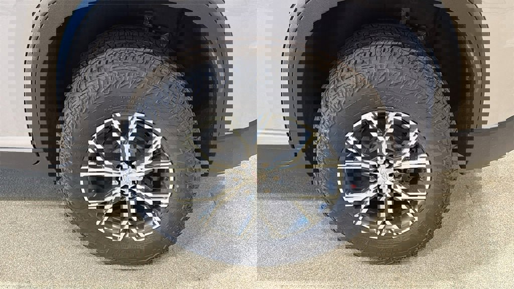 New 2026 GMC Acadia AT4 w/ Luxury Package image 10