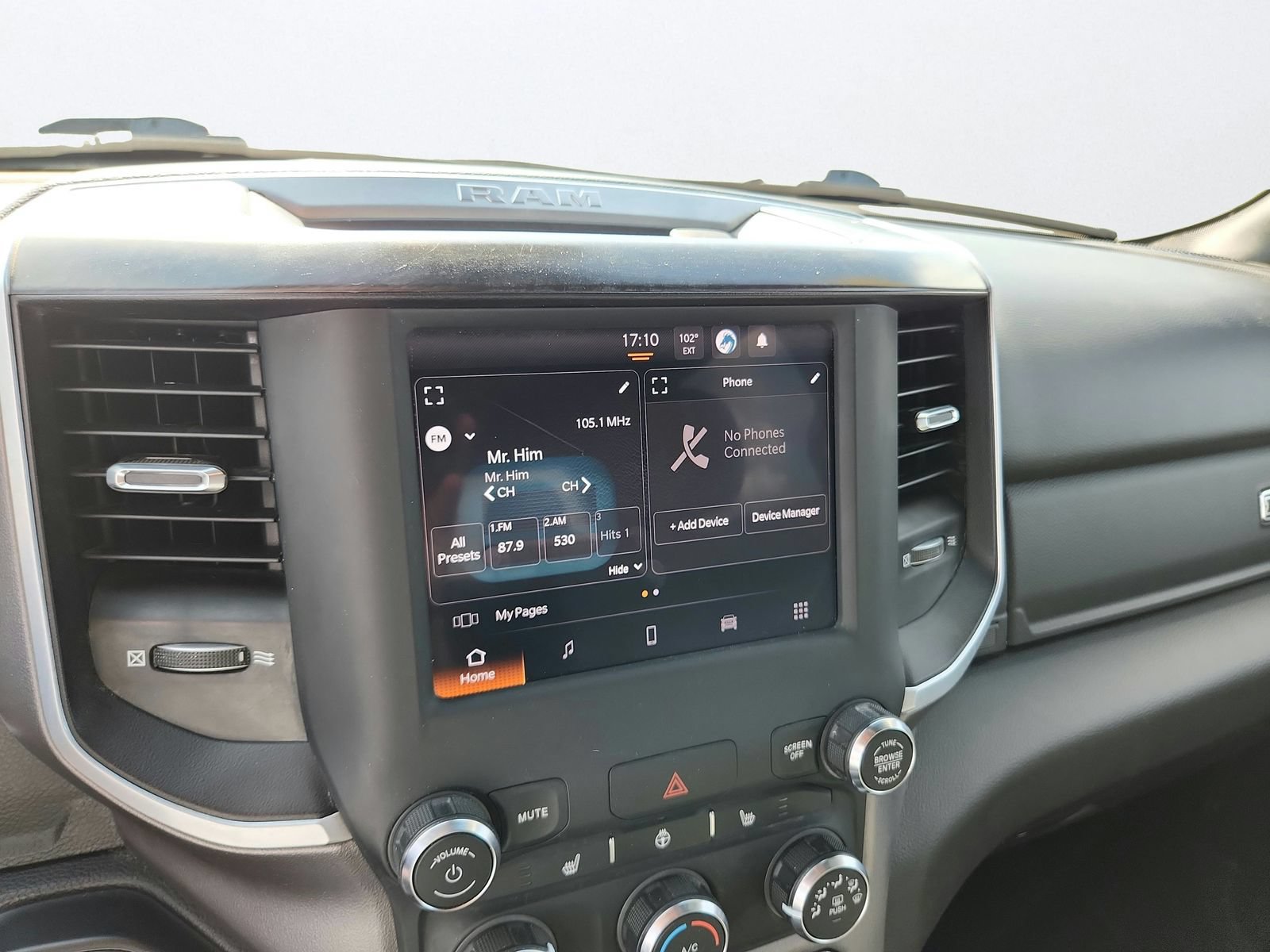 Used 2023 RAM 1500 Big Horn AWD/4WD image 16