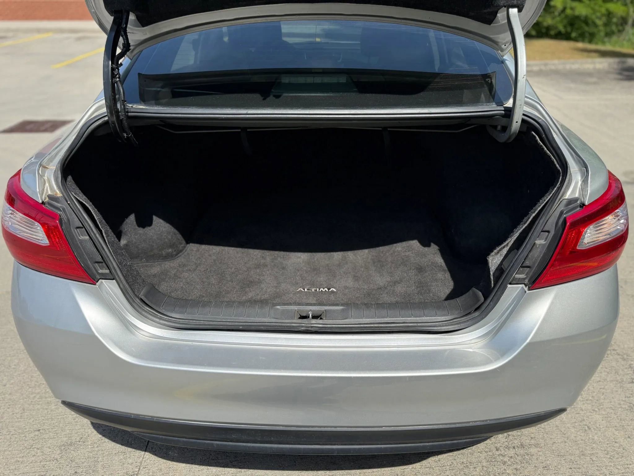 Used 2016 Nissan Altima 2.5 S w/ Power Driver Seat Package FWD image 10