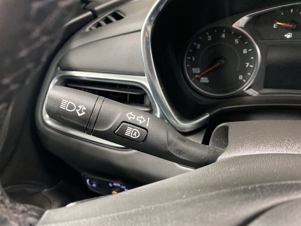 Used 2023 Chevrolet Equinox LT image 33