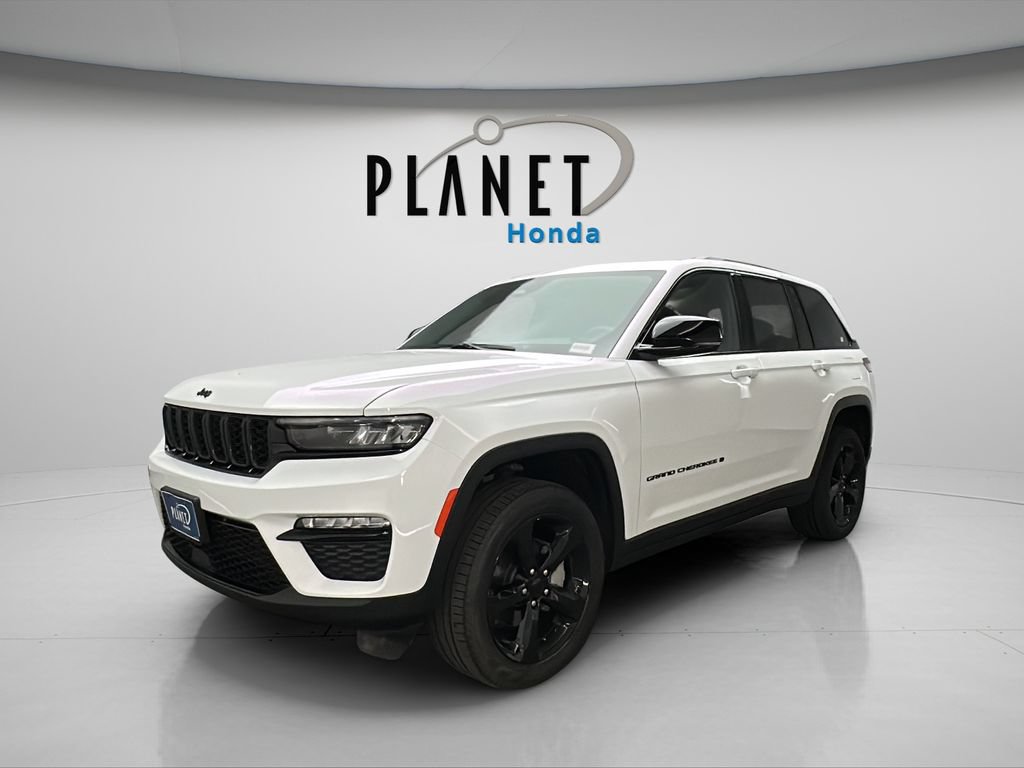 Used 2024 Jeep Grand Cherokee Limited w/ Black Appearance Package AWD/4WD image 10