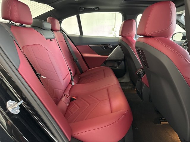 Used 2025 BMW i5 xDrive40 w/ Premium Package image 49