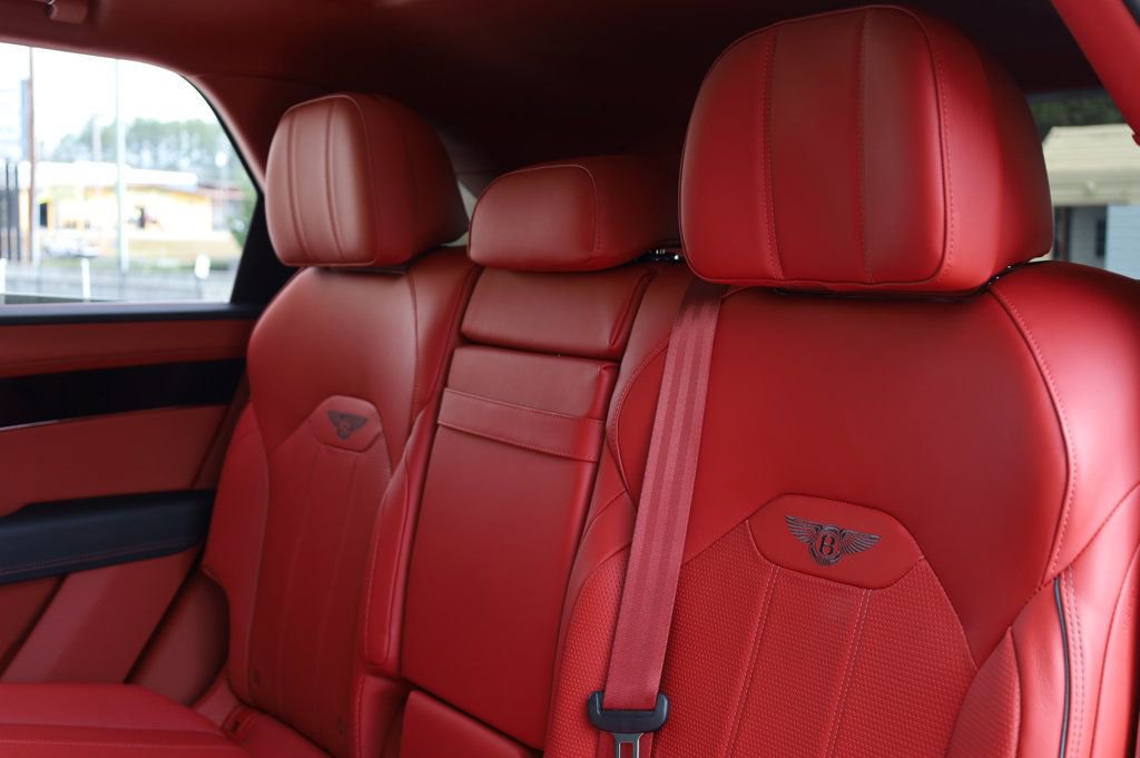 Used 2023 Bentley Bentayga Extended Wheelbase image 28