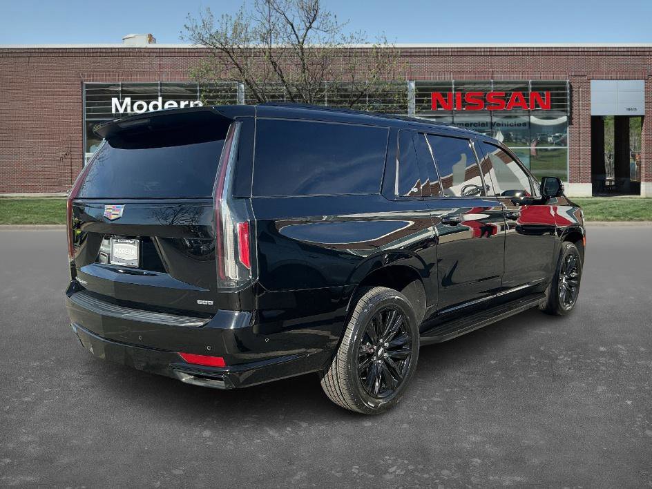 Used 2023 Cadillac Escalade ESV Sport image 4