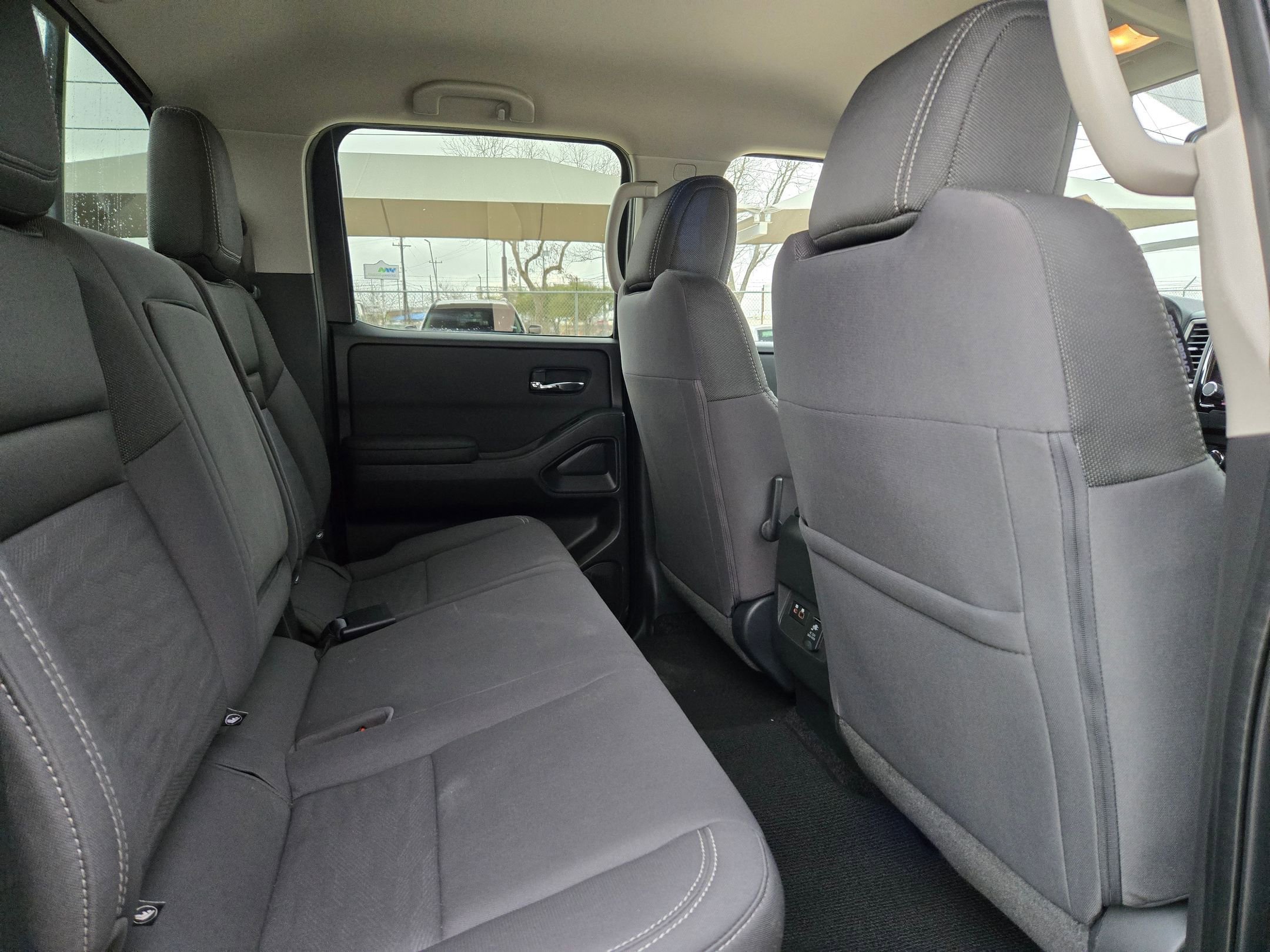 Used 2024 Nissan Frontier SV w/ SV Convenience Package image 28