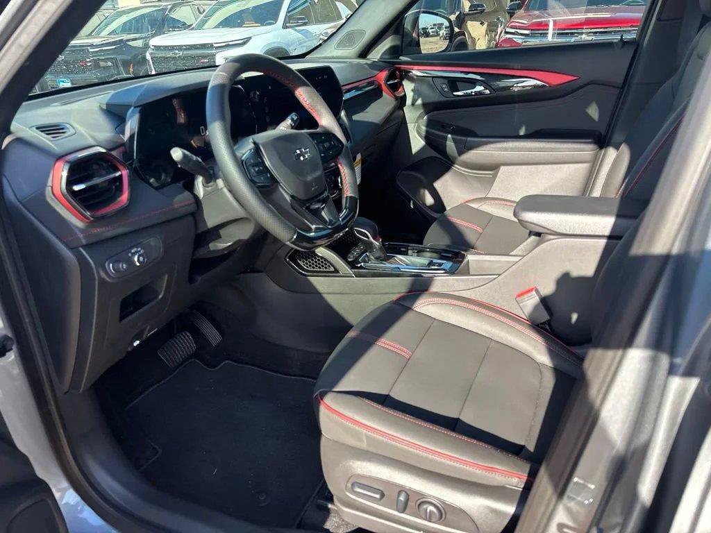 Used 2026 Chevrolet TrailBlazer RS FWD image 17