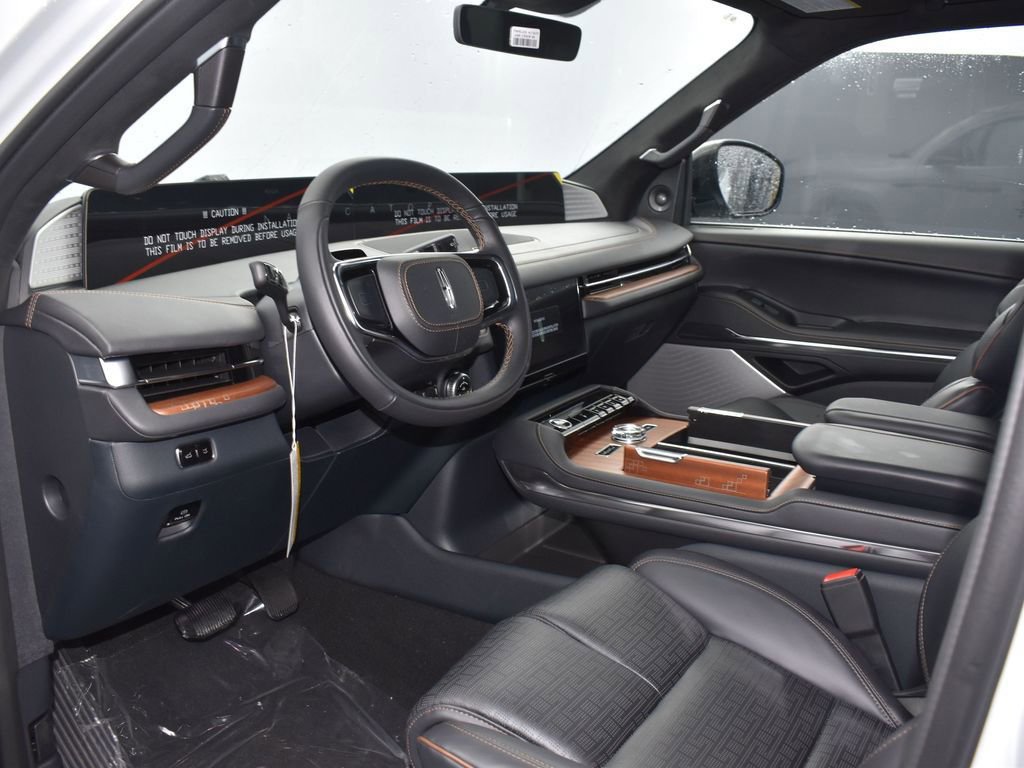 New 2026 Lincoln Navigator Black Label AWD/4WD image 8