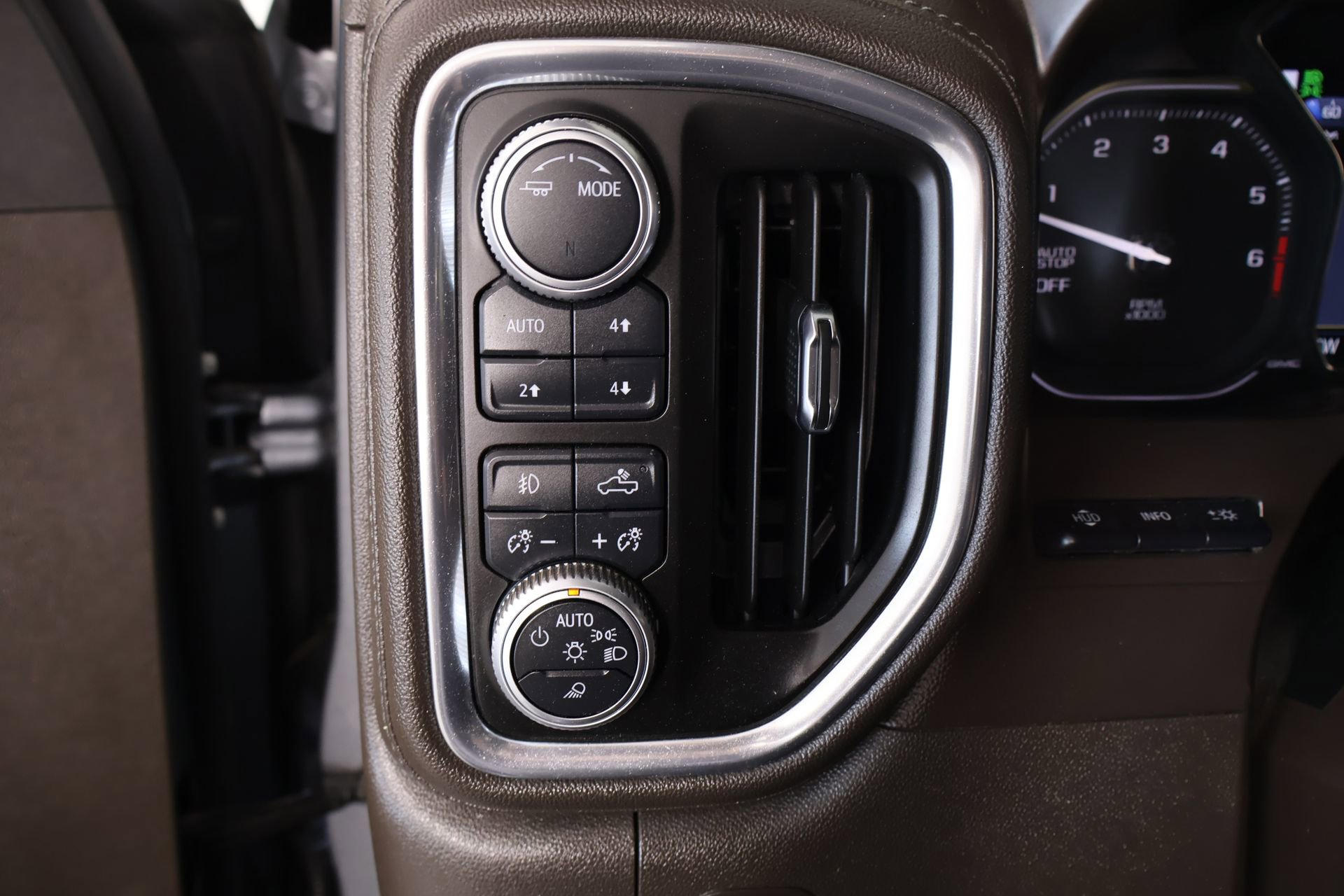 Used 2020 GMC Sierra 1500 Denali w/ Denali Ultimate Package AWD/4WD image 8