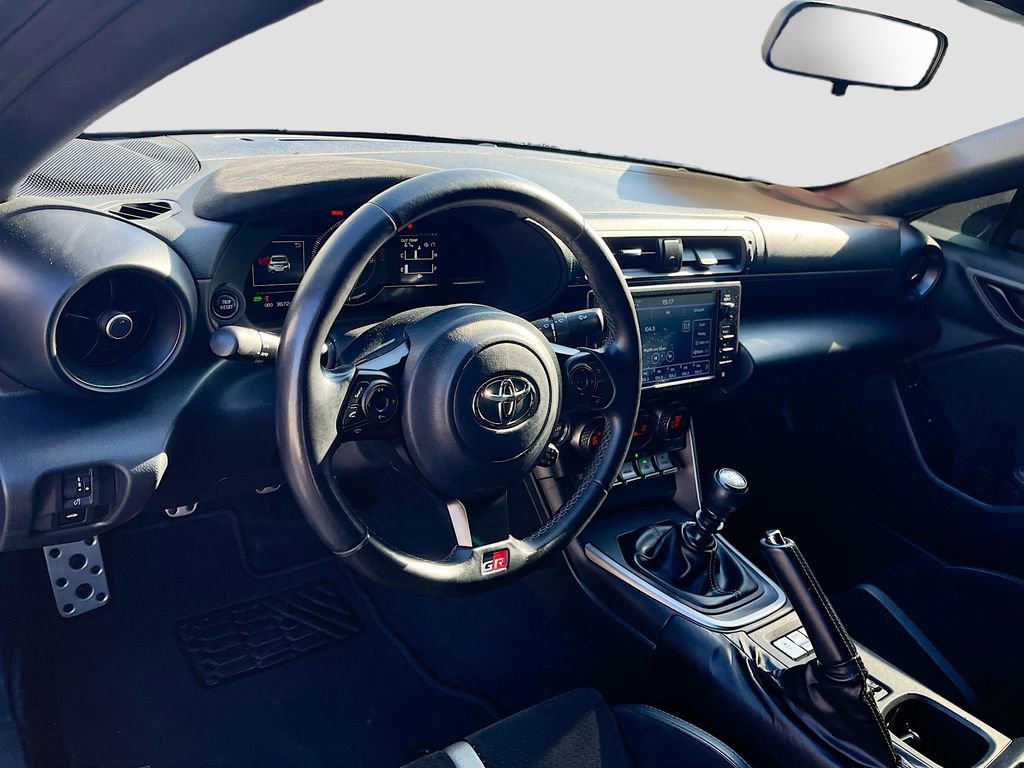 Used 2023 Toyota GR86 Premium image 9