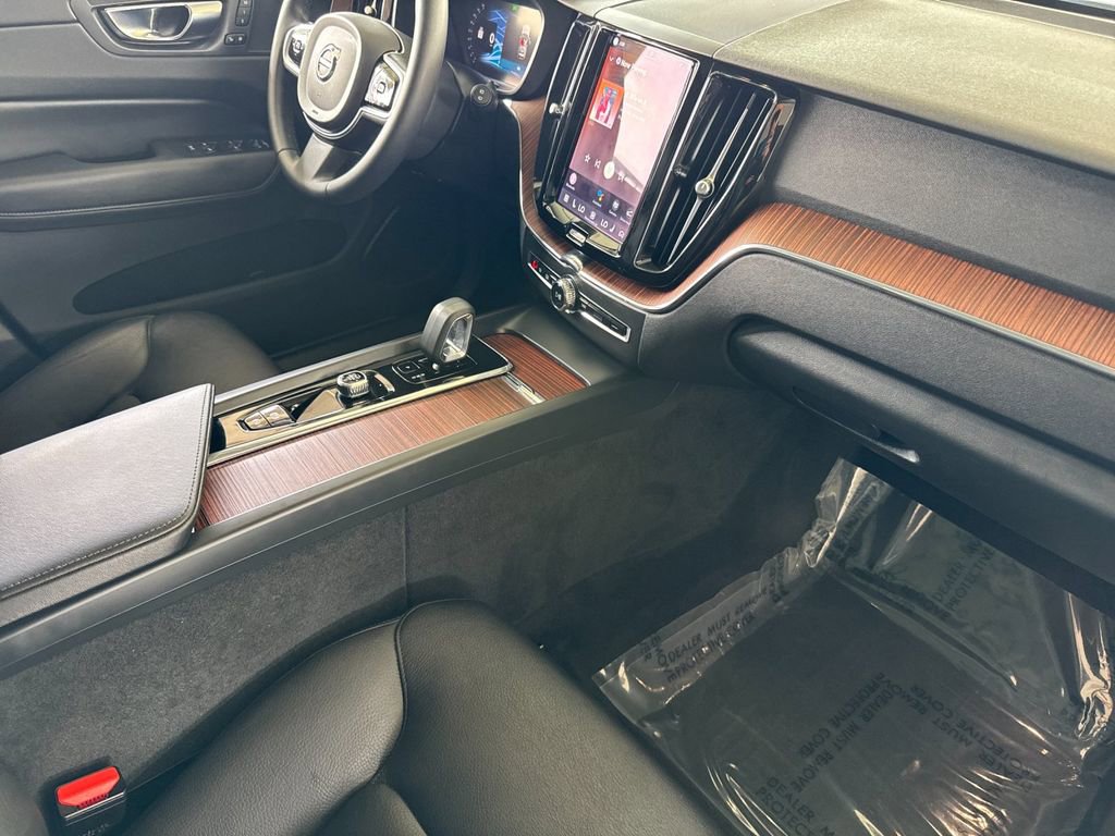 Certified 2023 Volvo XC60 B5 Plus w/ Protection Package Premier image 15
