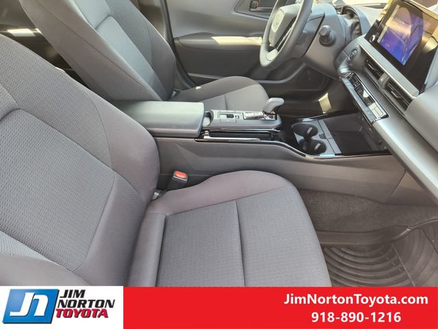 Used 2025 Toyota Prius LE FWD image 14