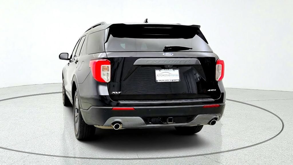 Used 2022 Ford Explorer XLT w/ Equipment Group 202A AWD/4WD image 6