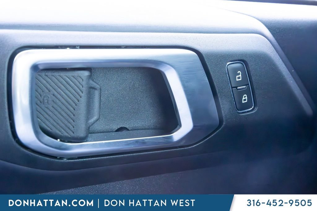 Used 2025 Ford Bronco Badlands AWD/4WD image 12